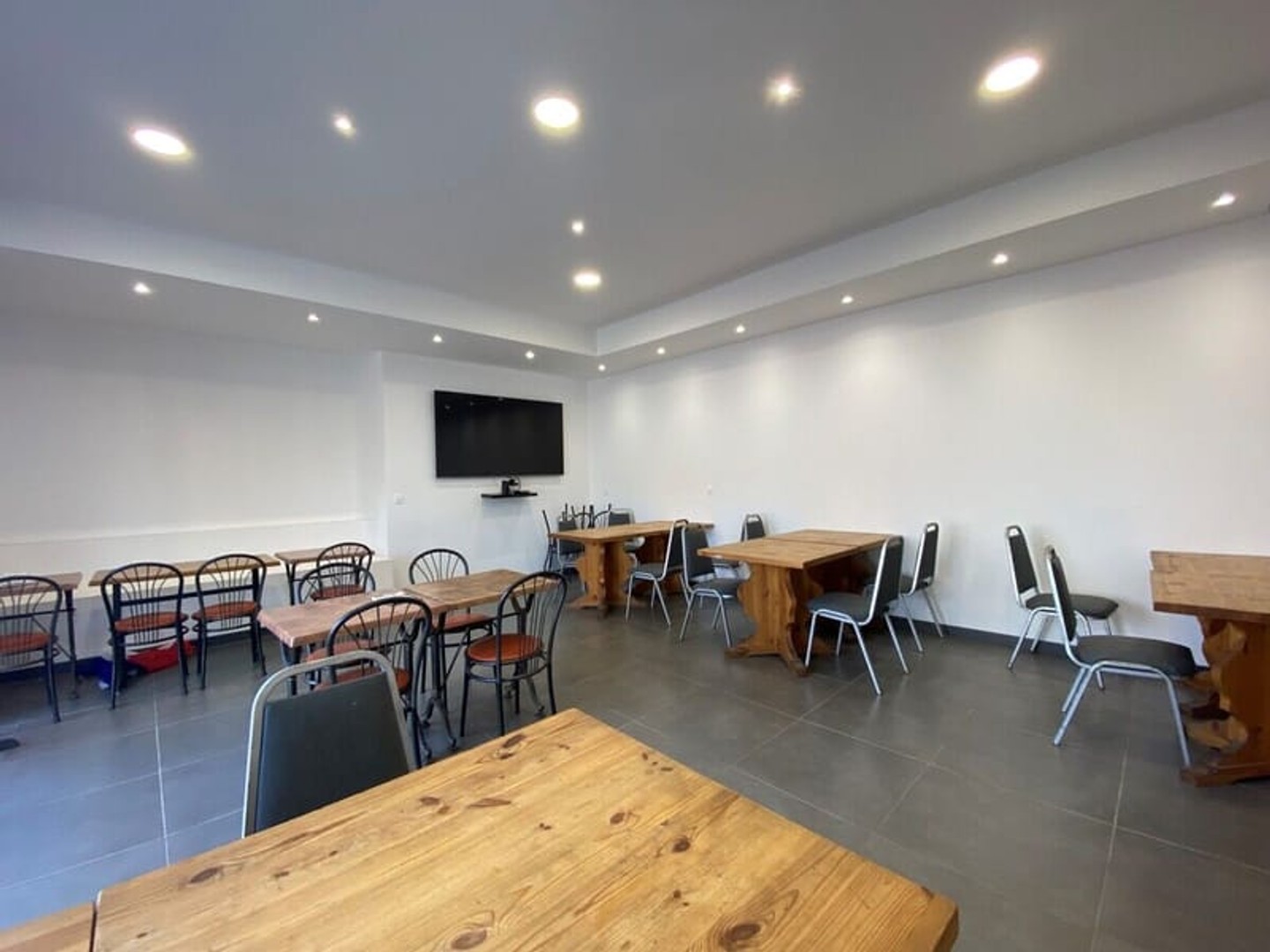 Magasin à vendre - 90m2 - La Penne-Sur-Huve... (13821)