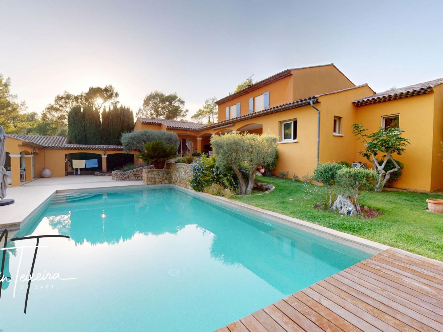 Maison à vendre - 8 pièces - 308m2 - Lorgues (83510)