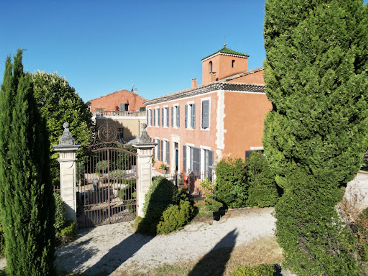 Maison à vendre - 21 pièces - 1300m2 - Loriol-Du-Comtat (84870)