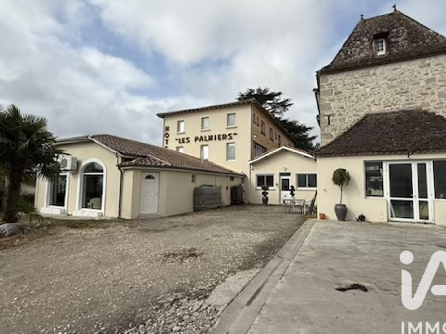 Locaux à vendre - 1200m2 - Calignac (47600)