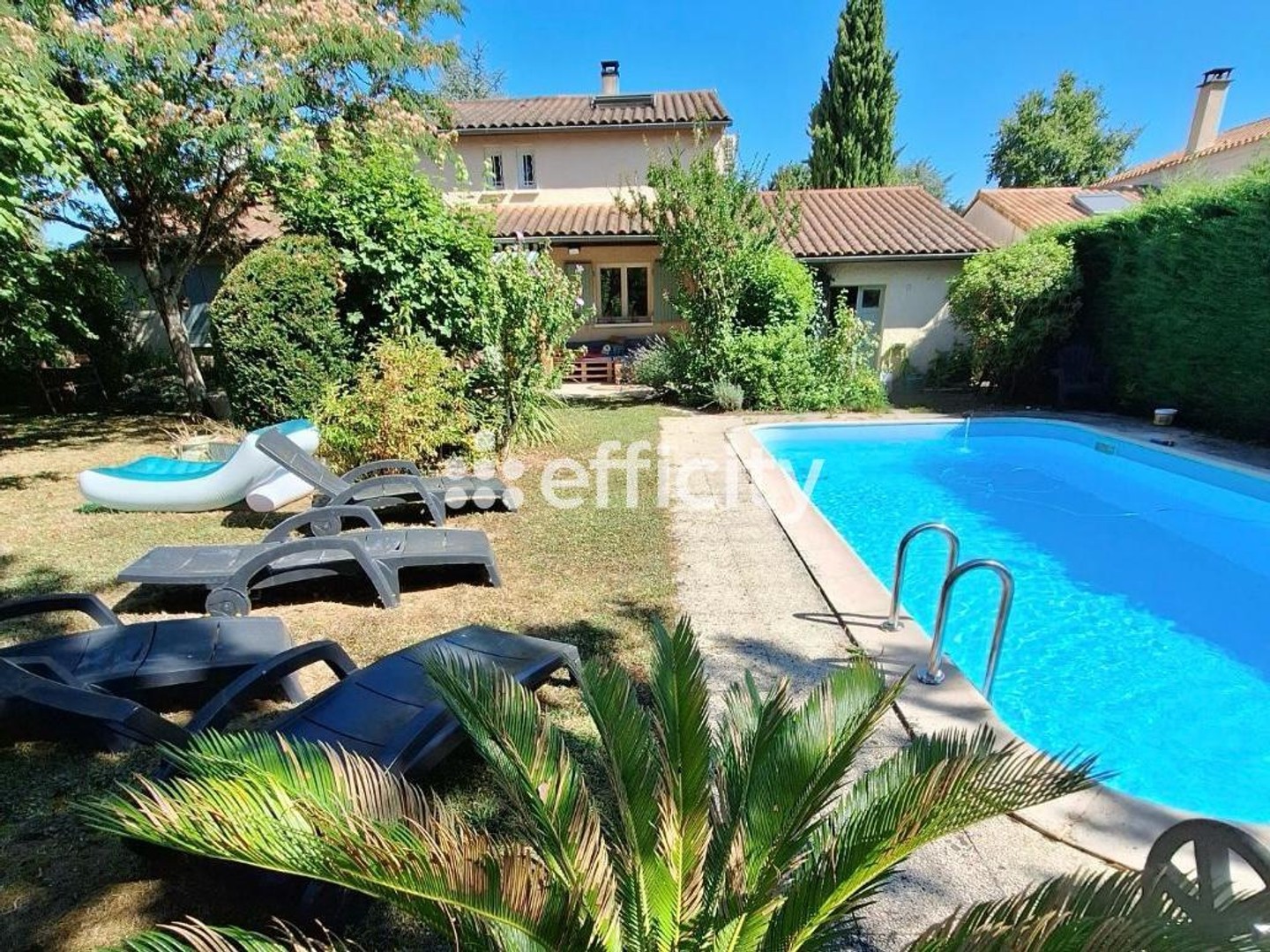 Maison à vendre - 5 pièces - 125m2 - Vouneuil-Sous-Biard (86580)