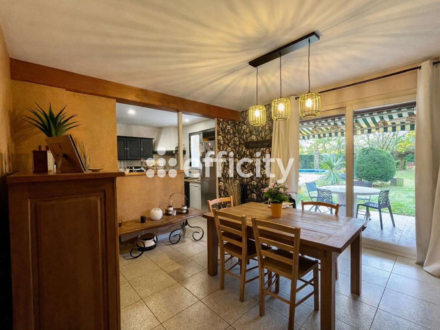 Maison à vendre - 5 pièces - 125m2 - Vouneuil-Sous-Biard (86580)