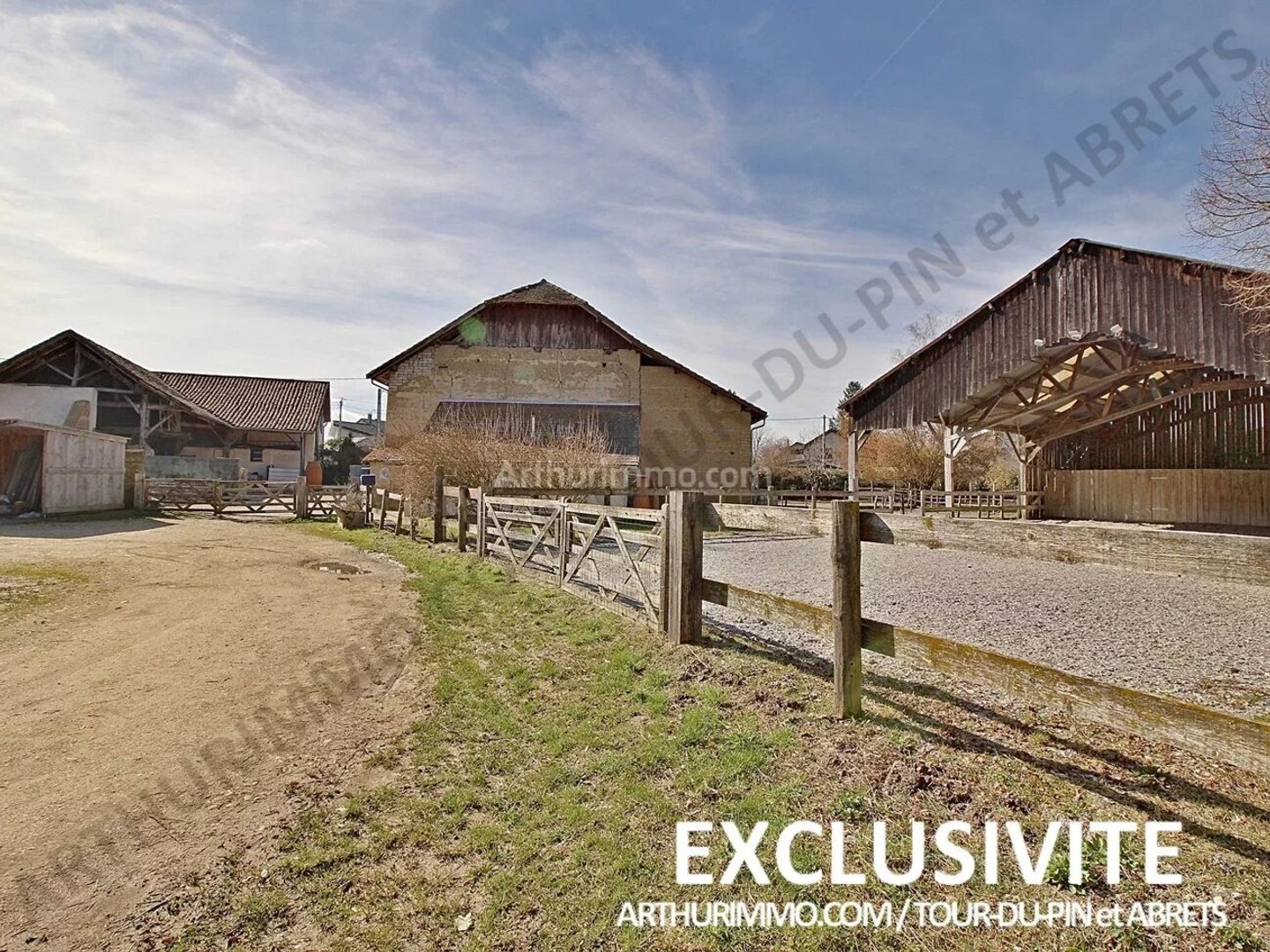 Maison à vendre - 7 pièces - 220m2 - Les Abrets En Dau... (38490)