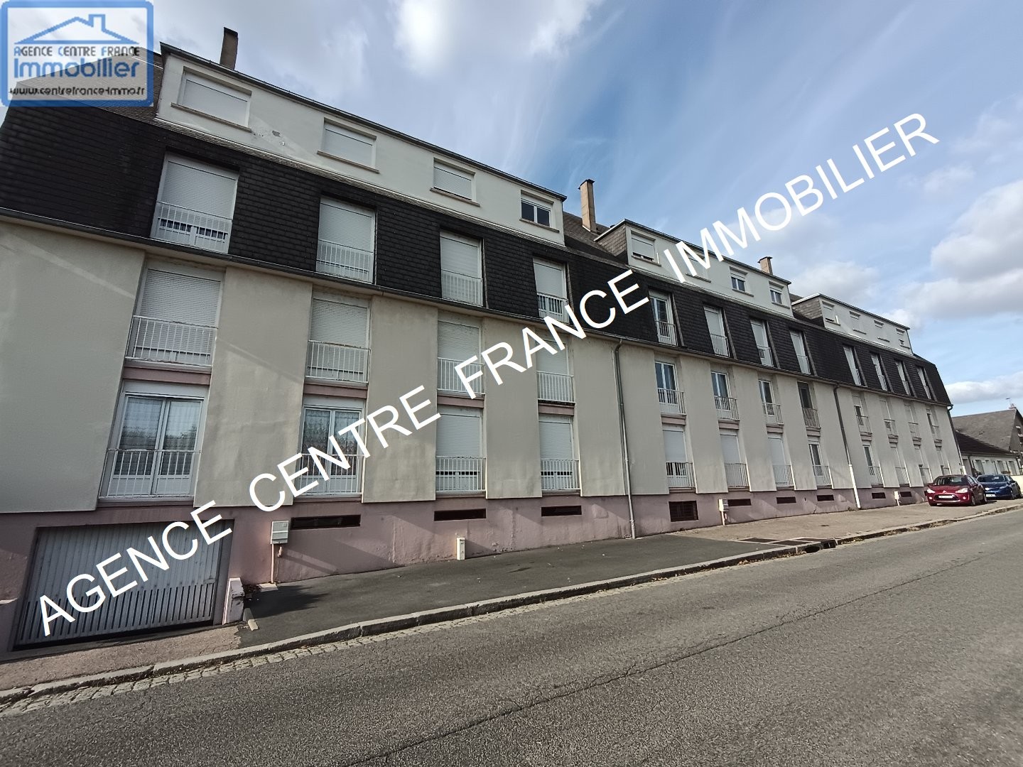 Appartement à vendre - 5 pièces - 147m2 - Bourges (18000)