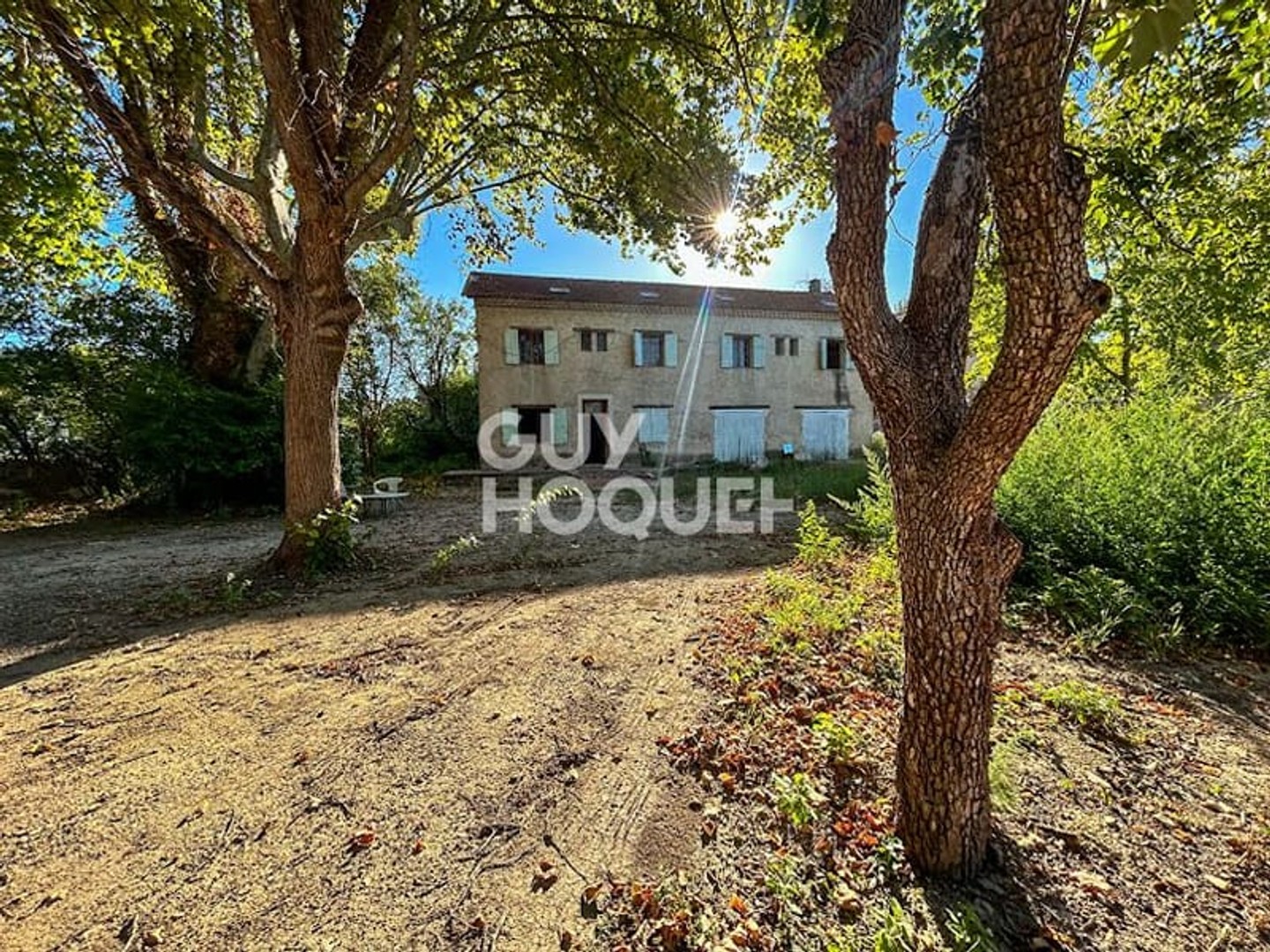 Maison à vendre - 352m2 - Robion (84440)