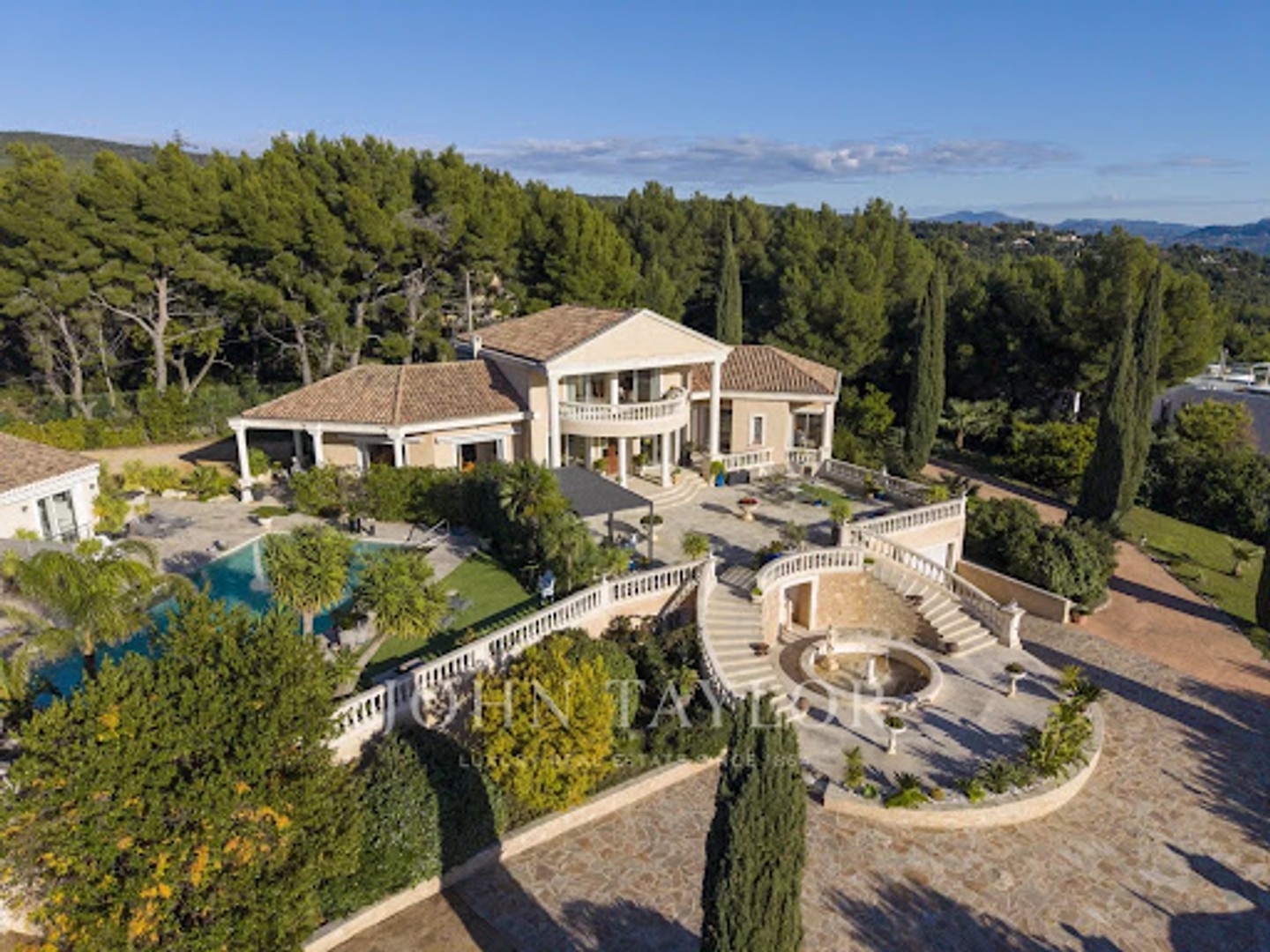 Propriété 9 pièces 300 m²