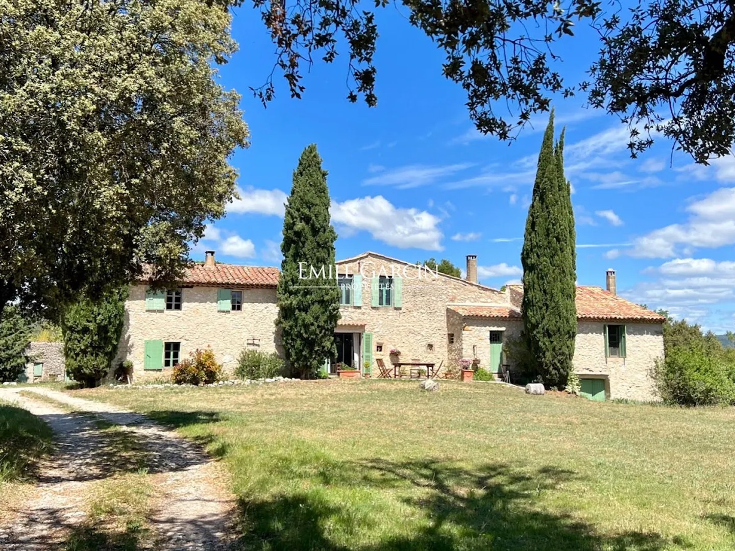 Maison 12 pièces 230 m²