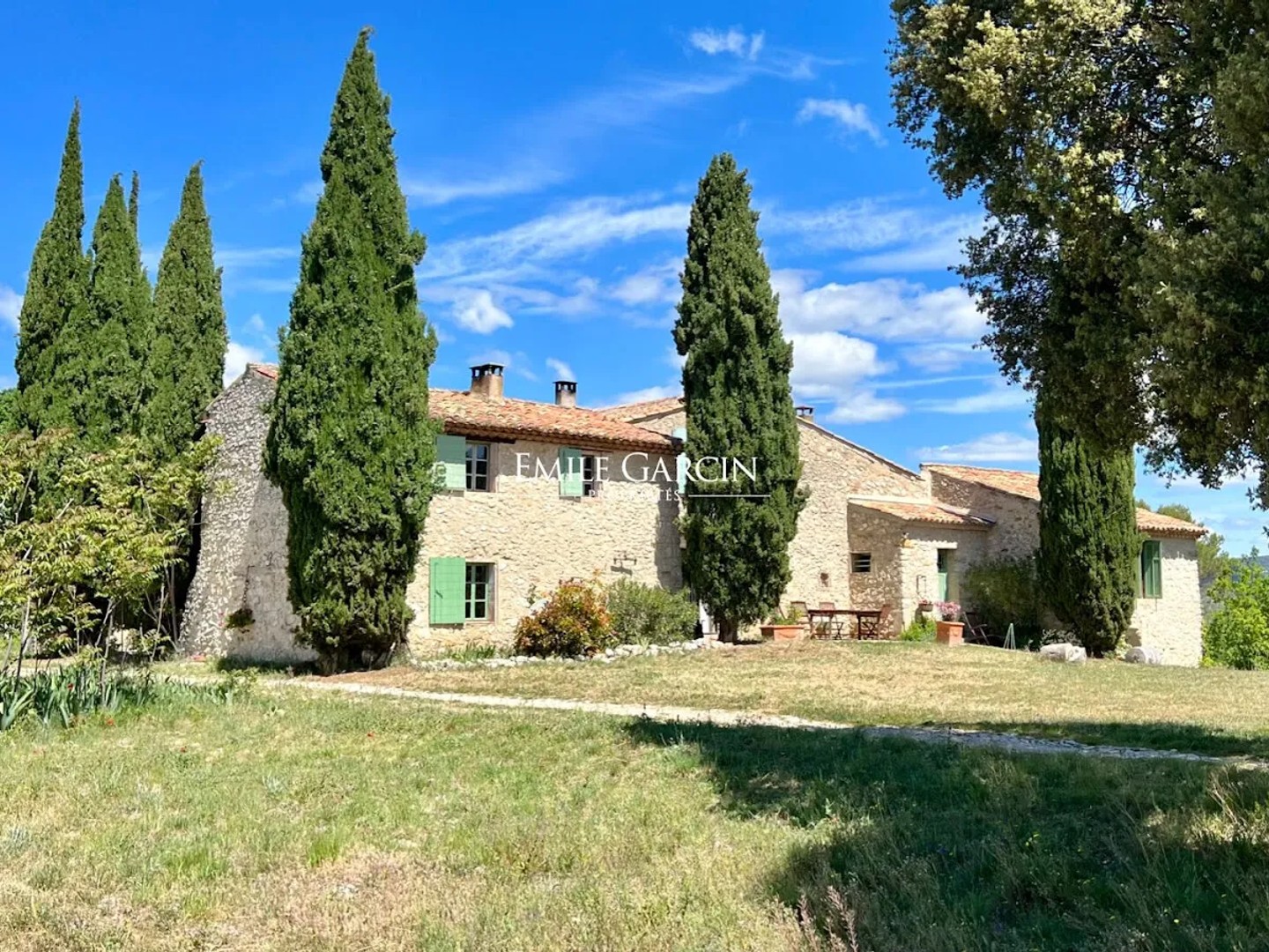 Maison à vendre - 12 pièces - 230m2 - La Bastide-Des-Jo... (84240)