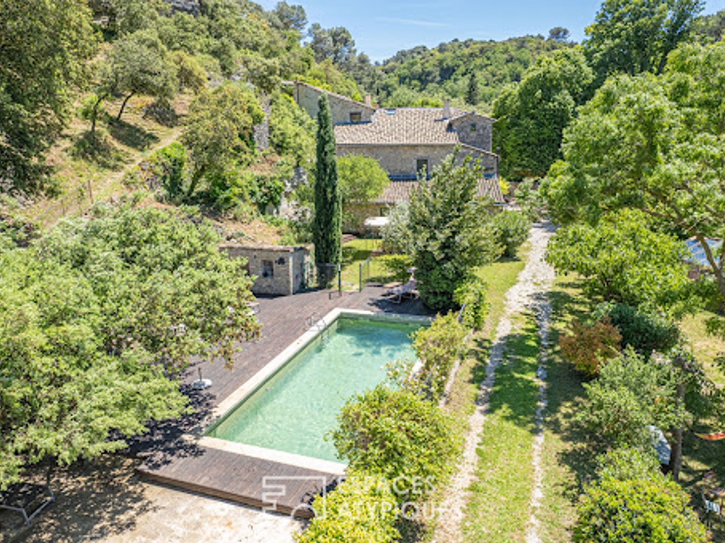 Maison 12 pièces 351 m²