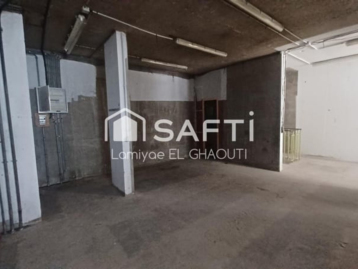 Magasin à vendre - 2 pièces - 90m2 - Paris 18e (75018)