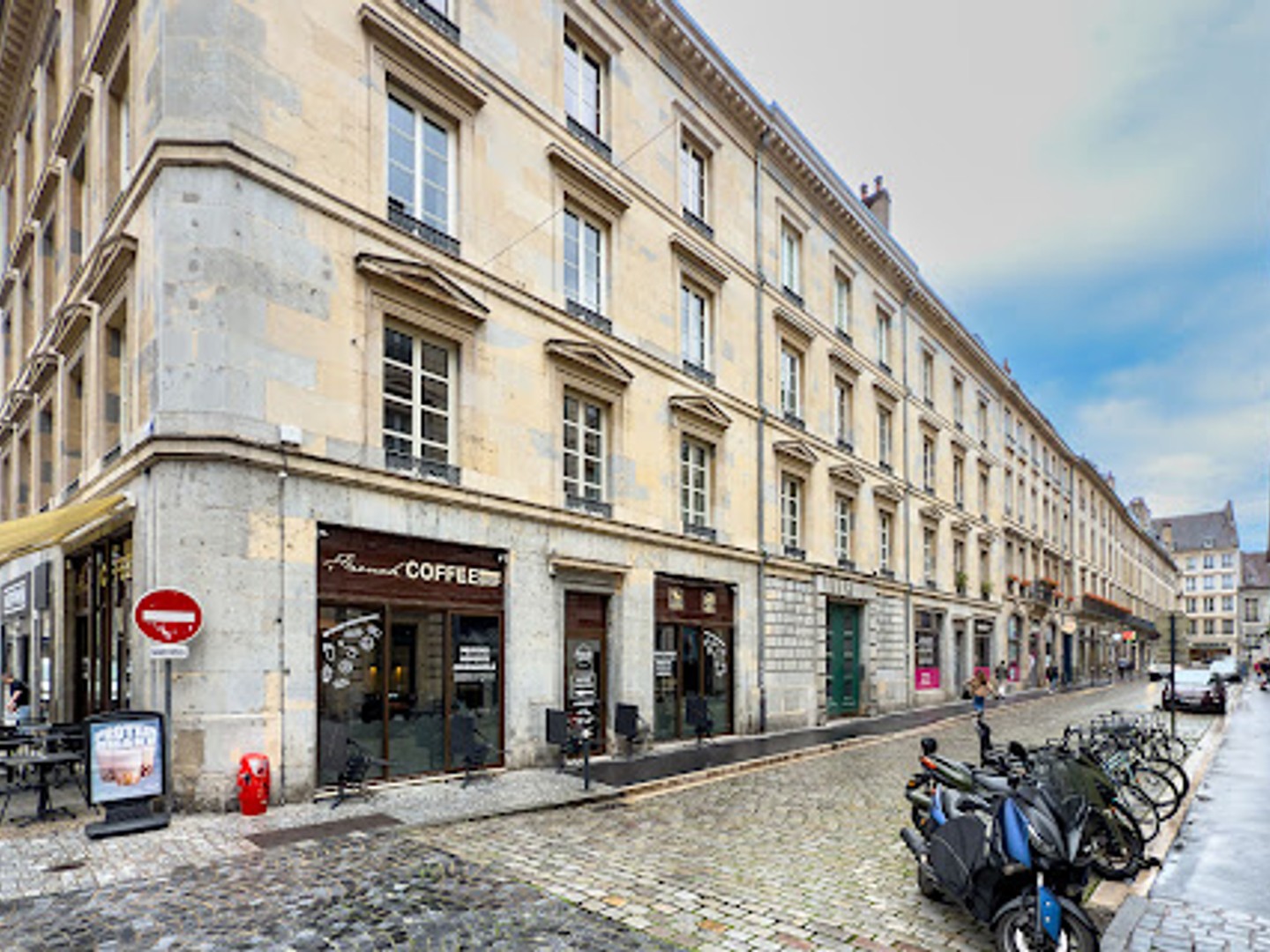 Maison à vendre - 23 pièces - 630m2 - Besançon (25000)