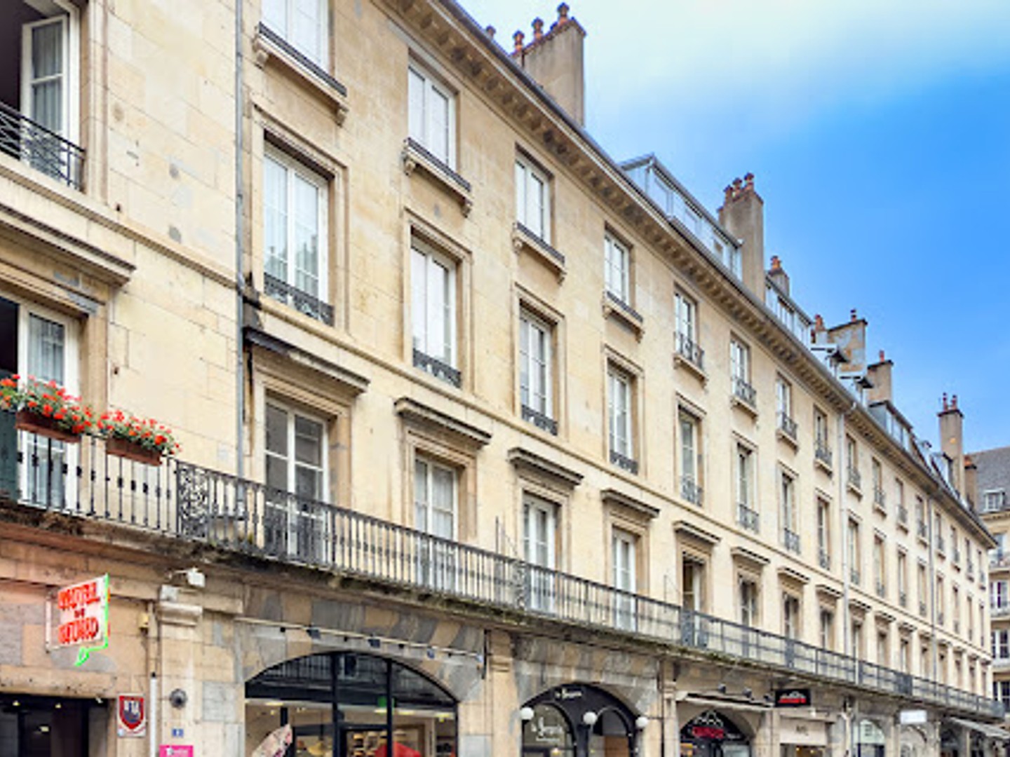 Maison à vendre - 23 pièces - 630m2 - Besançon (25000)