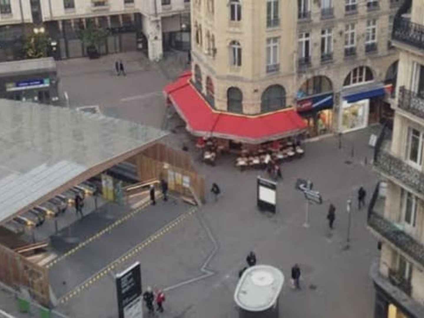 Commerce 200 m²