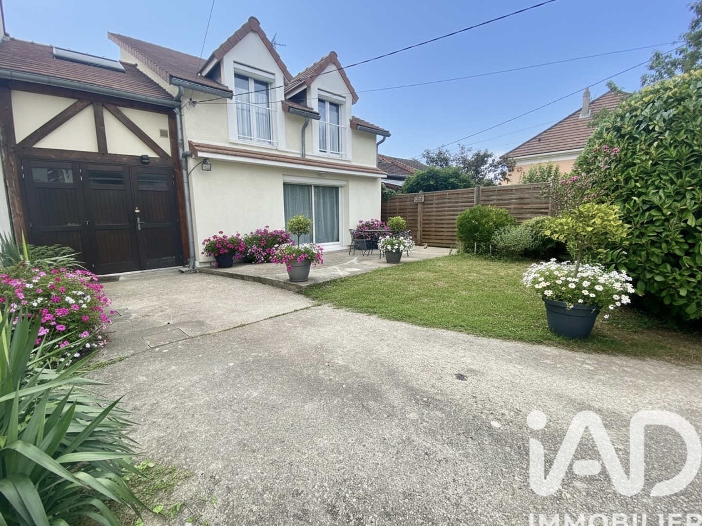 Maison à vendre - 6 pièces - 122m2 - Sainte-Geneviève-... (91700)