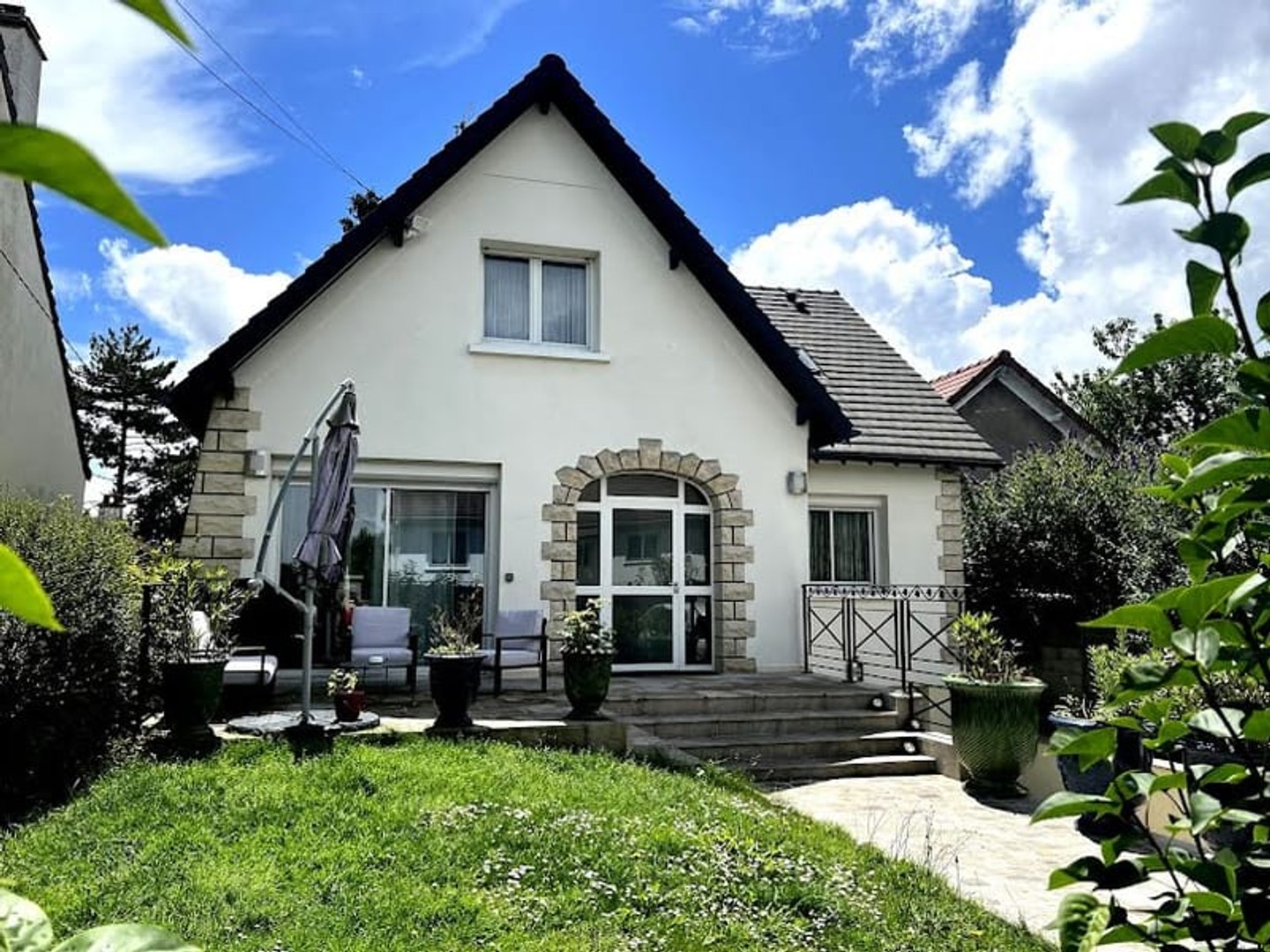 Maison 7 pièces 196 m²