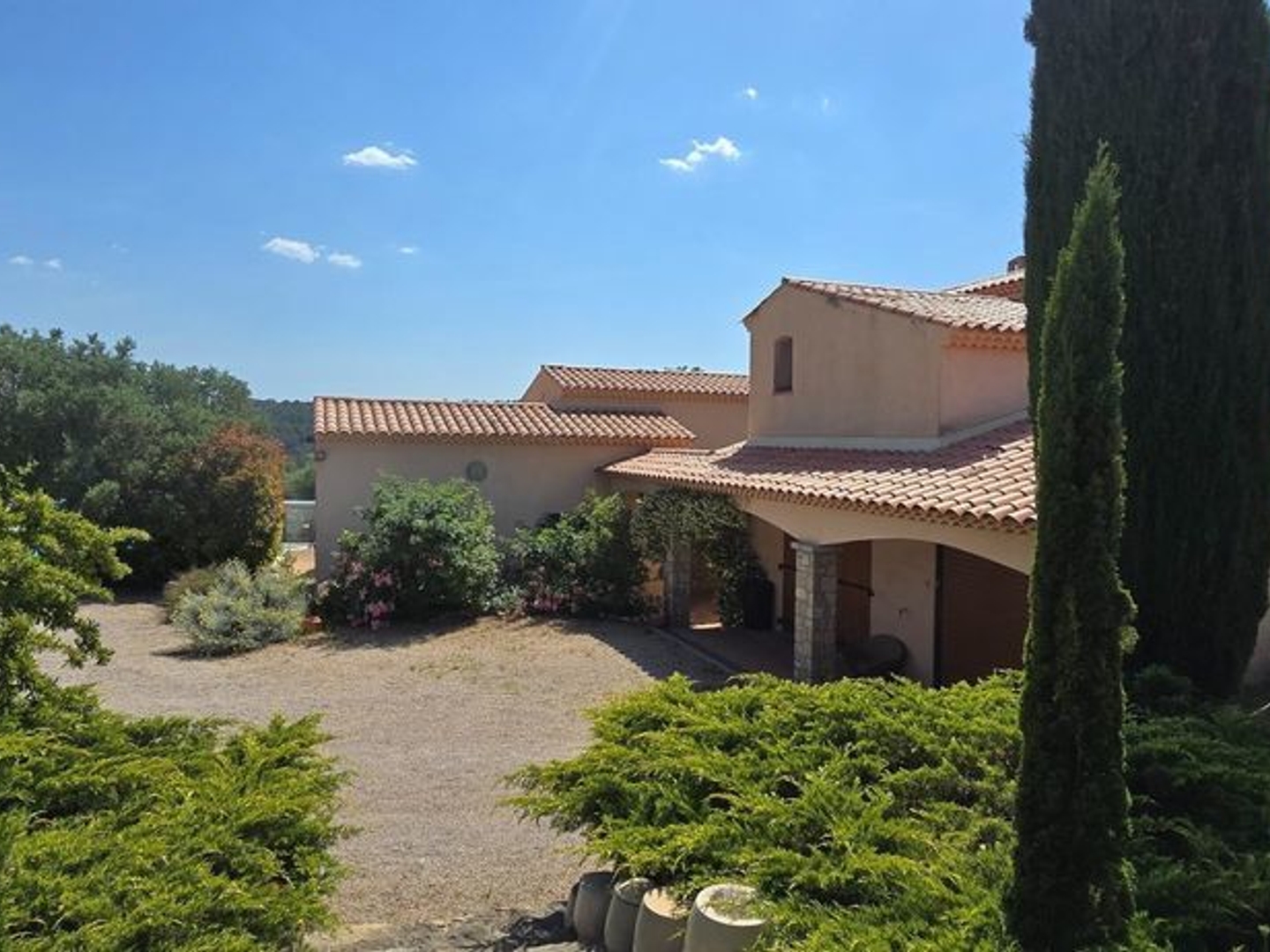 Maison à vendre - 5 pièces - 225m2 - Lorgues (83510)