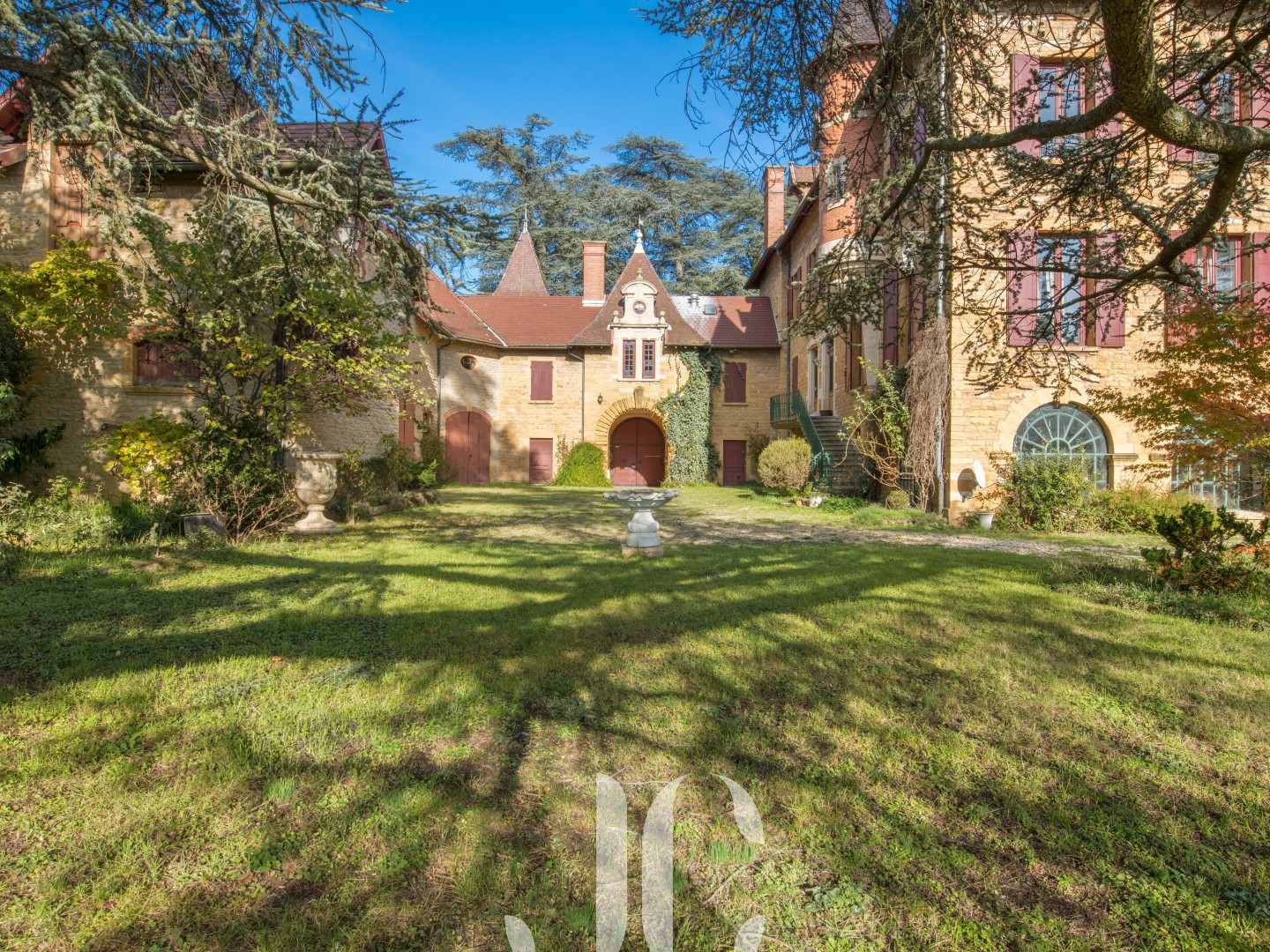 Maison 18 pièces 860 m²