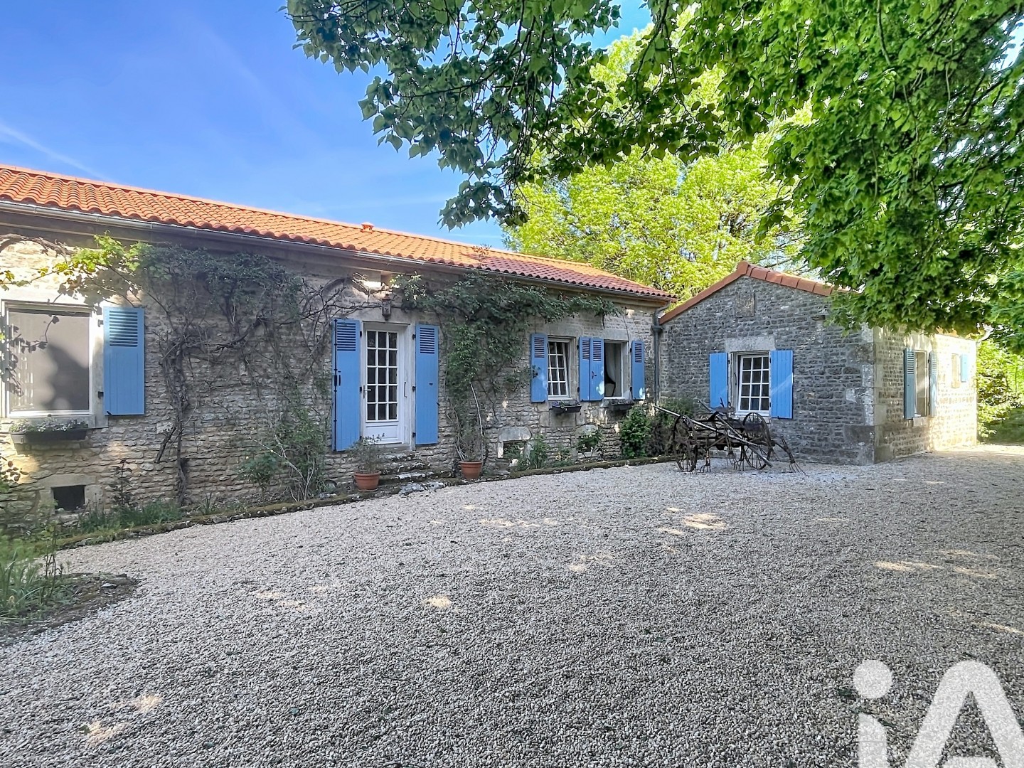 Maison à vendre - 8 pièces - 223m2 - Saint-Hilaire-Des... (85240)