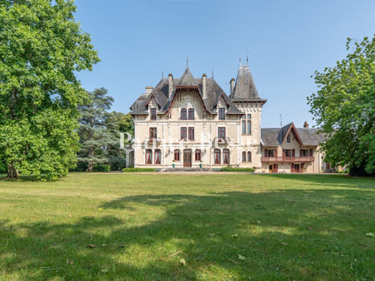 Château 20 pièces 900 m²