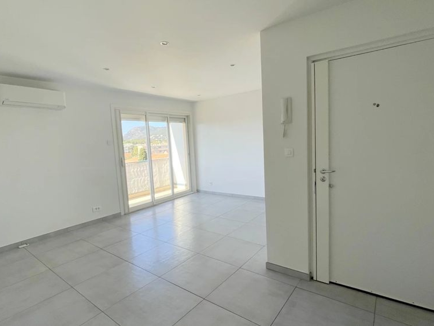 Appartement à vendre - 4 pièces - 66m2 - La Seyne-Sur-Mer (83500)