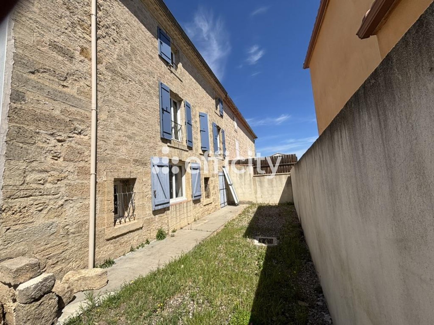 Appartement à vendre - 5 pièces - 168m2 - Pézenas (34120)