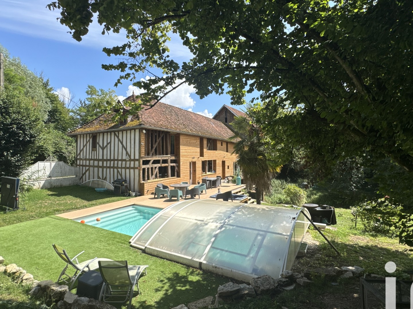Maison à vendre - 13 pièces - 455m2 - La Porte Du Der (52220)