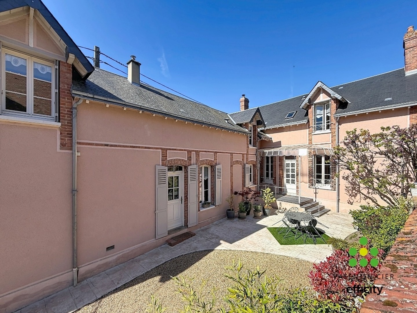 Maison à vendre - 7 pièces - 172m2 - Saint-Piat (28130)