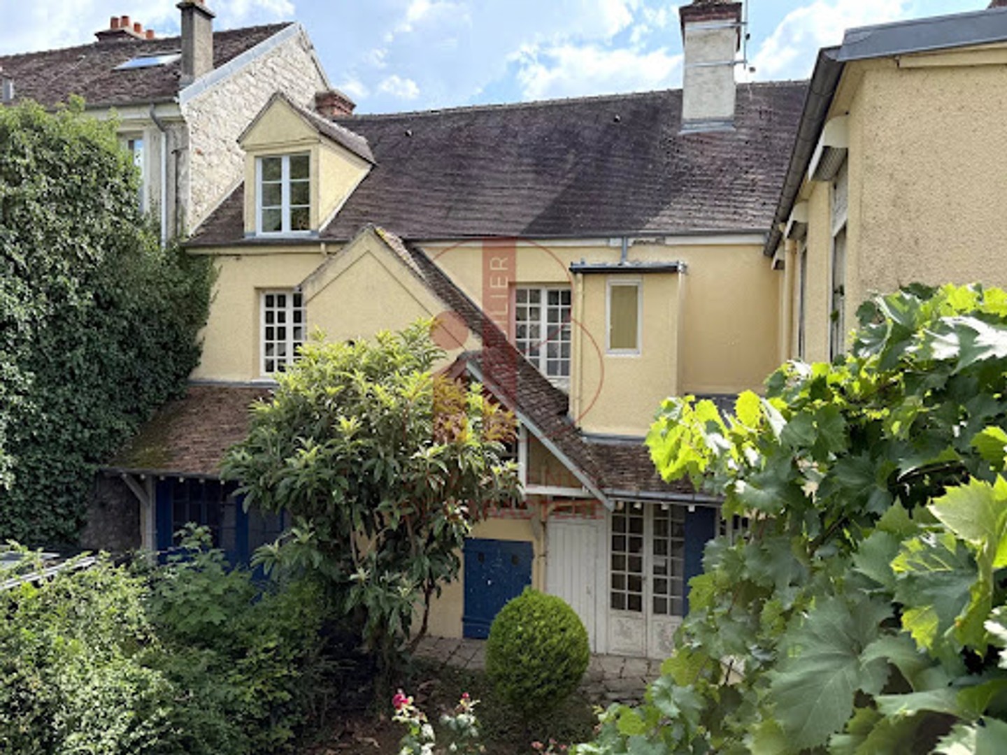 Maison 10 pièces 246 m²