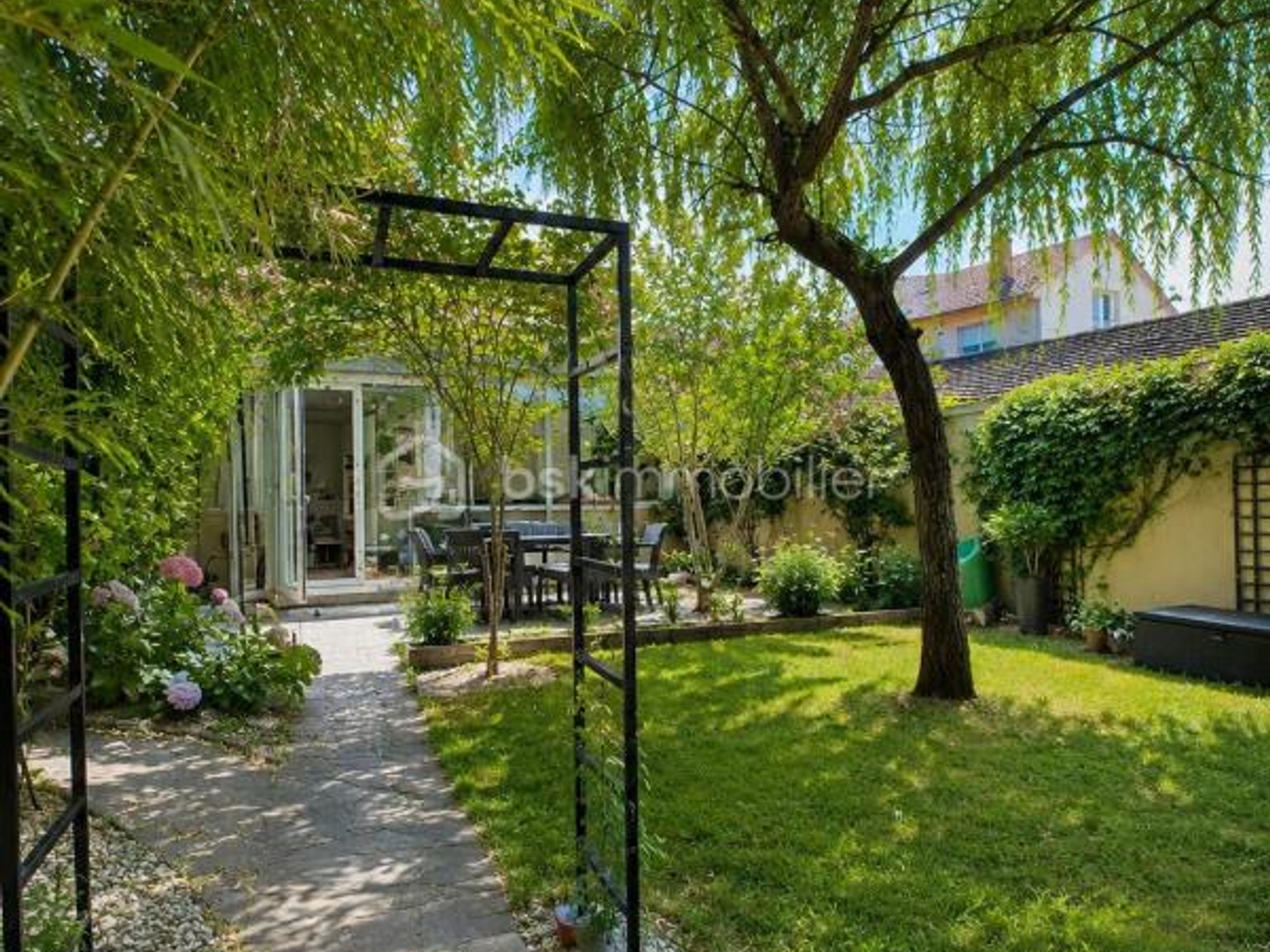 COLOMBES  MAISON D'ARCHITECTE DE 193 m² AVEC DÉPENDANCE, SOUS-SOL TOTAL ET JARDIN PAYSAGER  UN BIEN RARE AUX PORTES DE PARIS