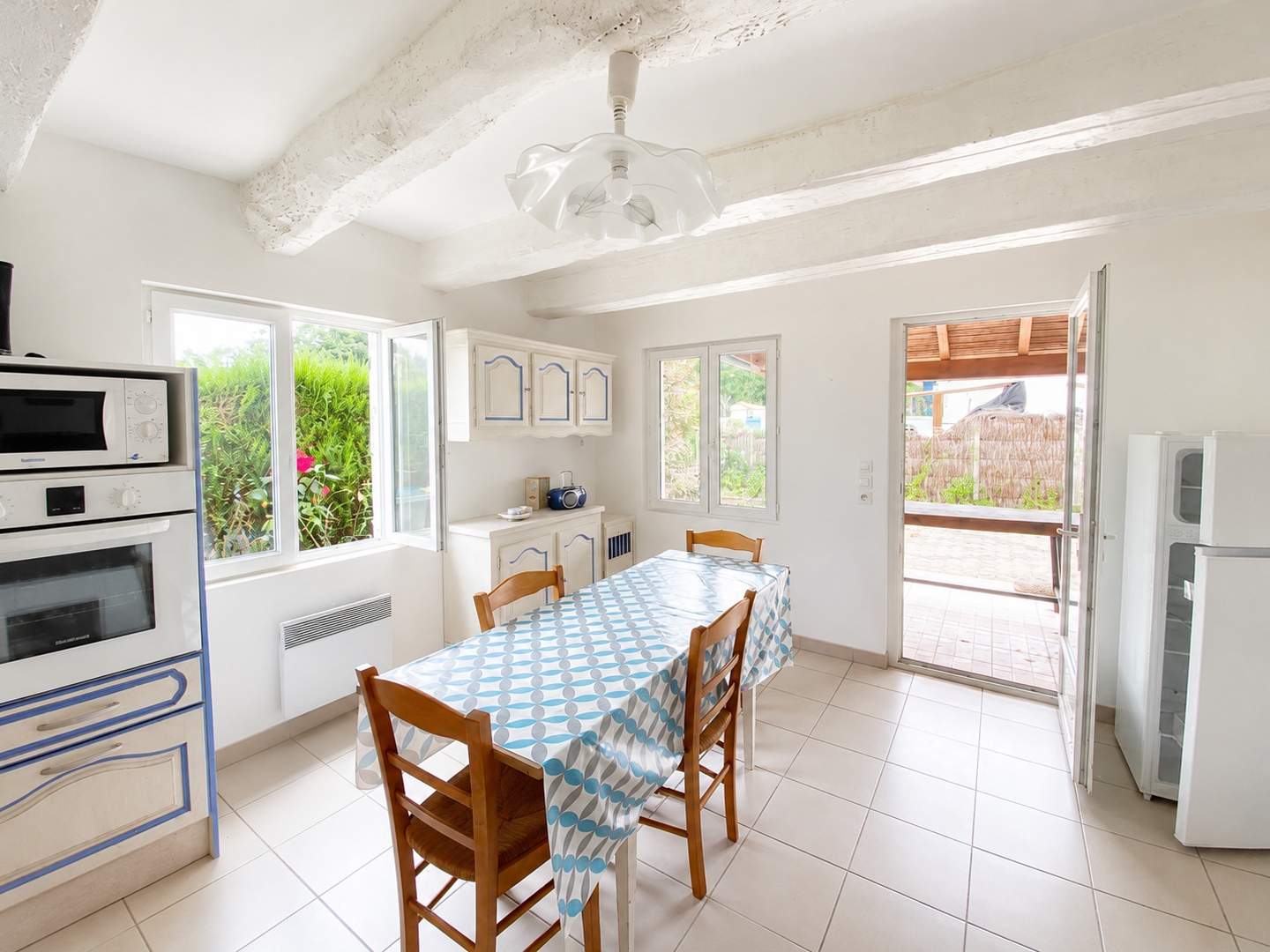 Maison à vendre - 3 pièces - 78m2 - Saint-Georges-De-... (17110)