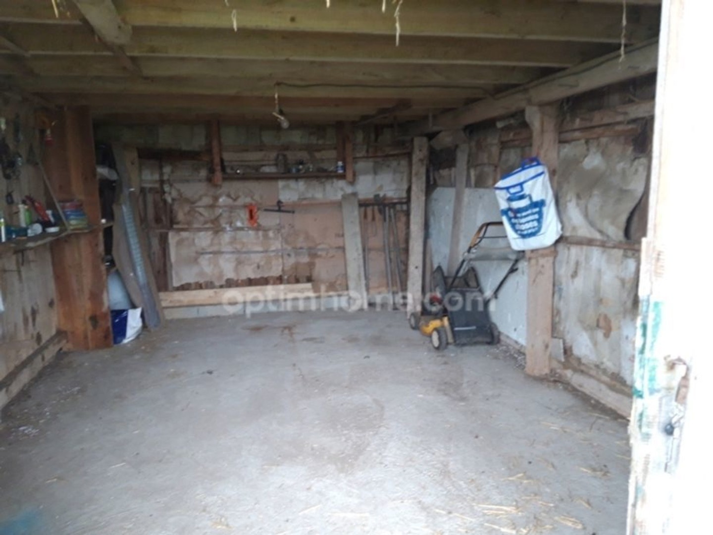 Parking / garage / box à vendre - 80m2 - Sérigny (86230)