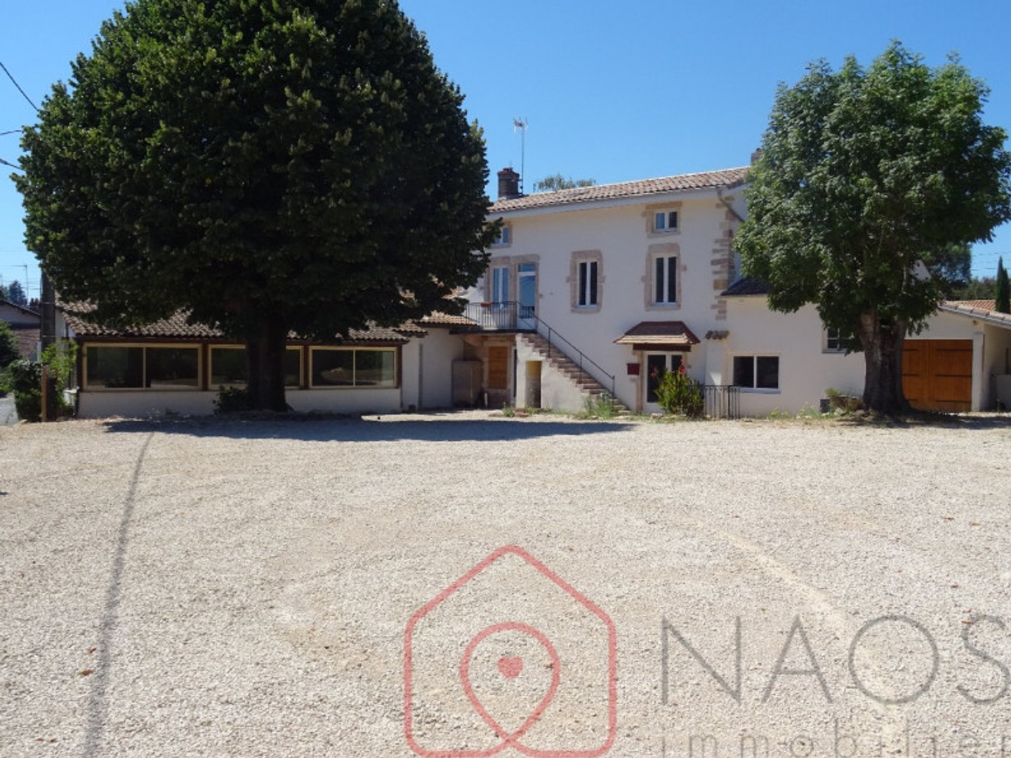 Locaux à vendre - 7 pièces - 301m2 - Tournus (71700)