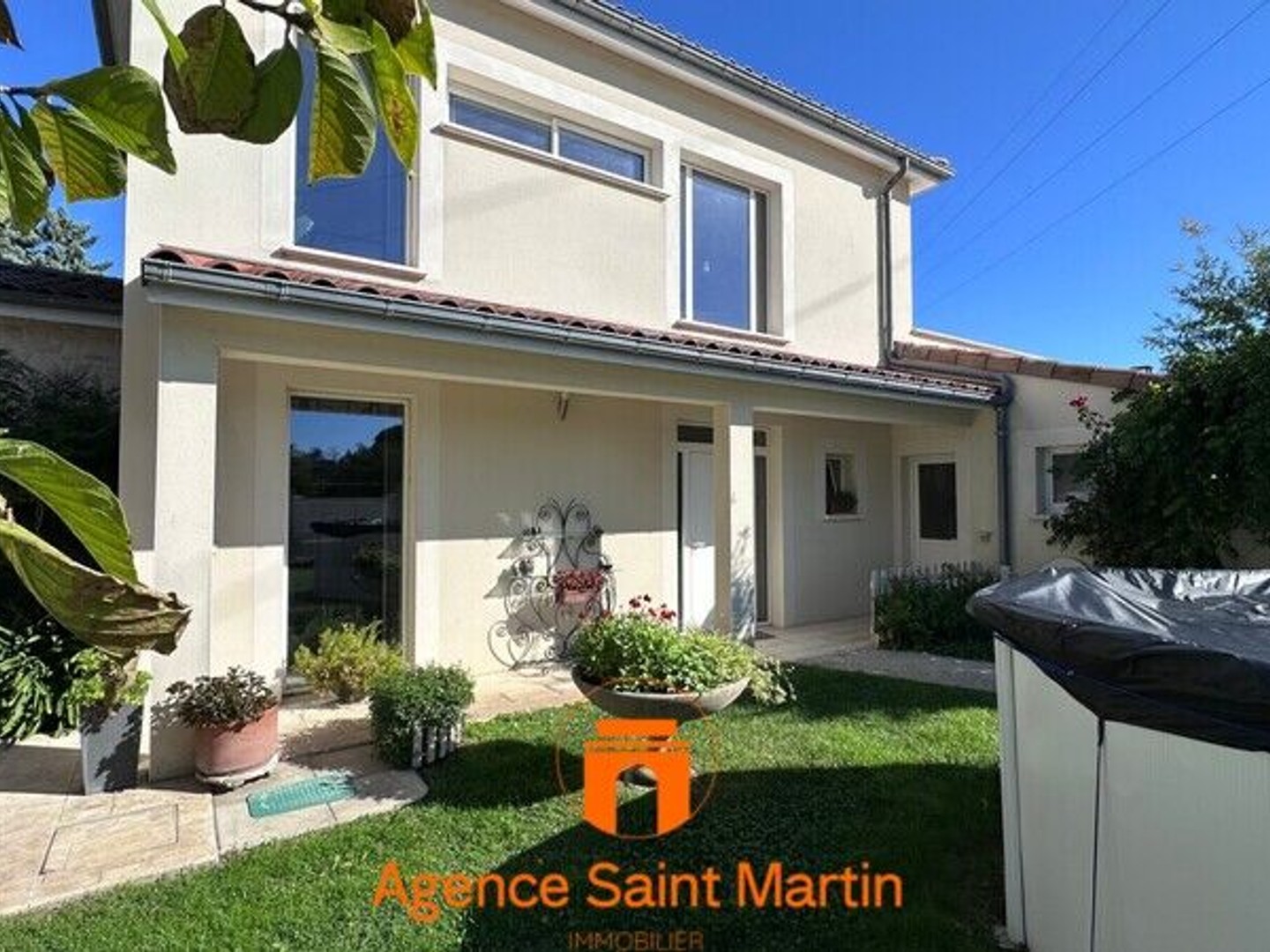 Maison à vendre - 7 pièces - 218m2 - Montélimar (26200)