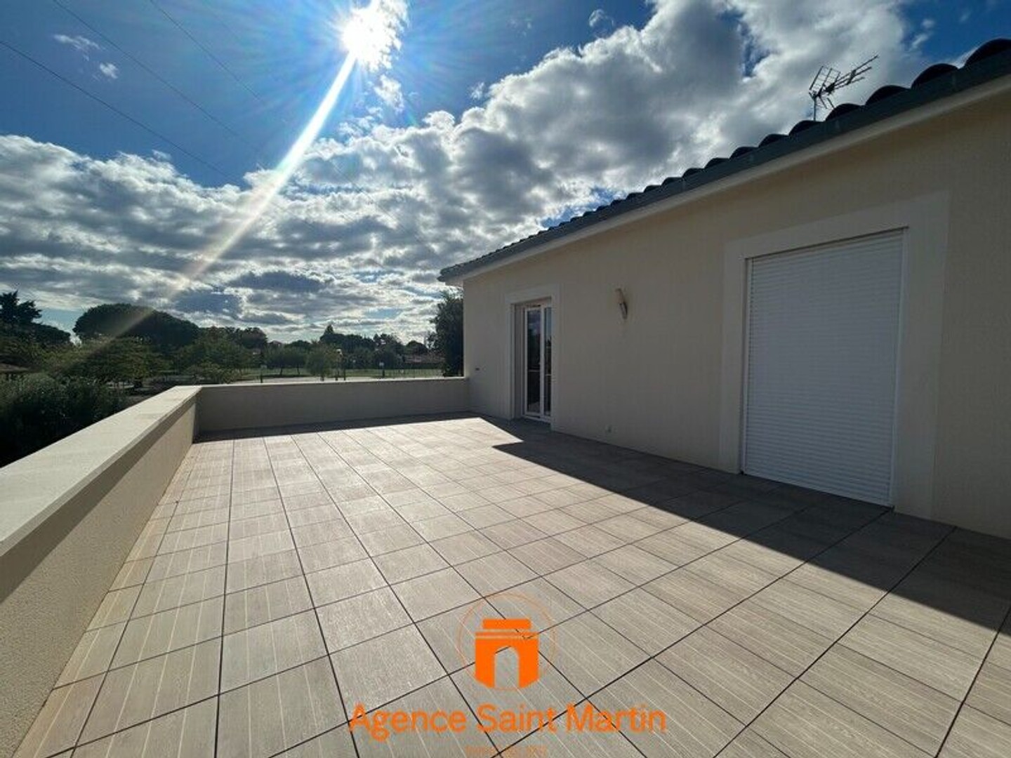 Maison à vendre - 7 pièces - 218m2 - Montélimar (26200)