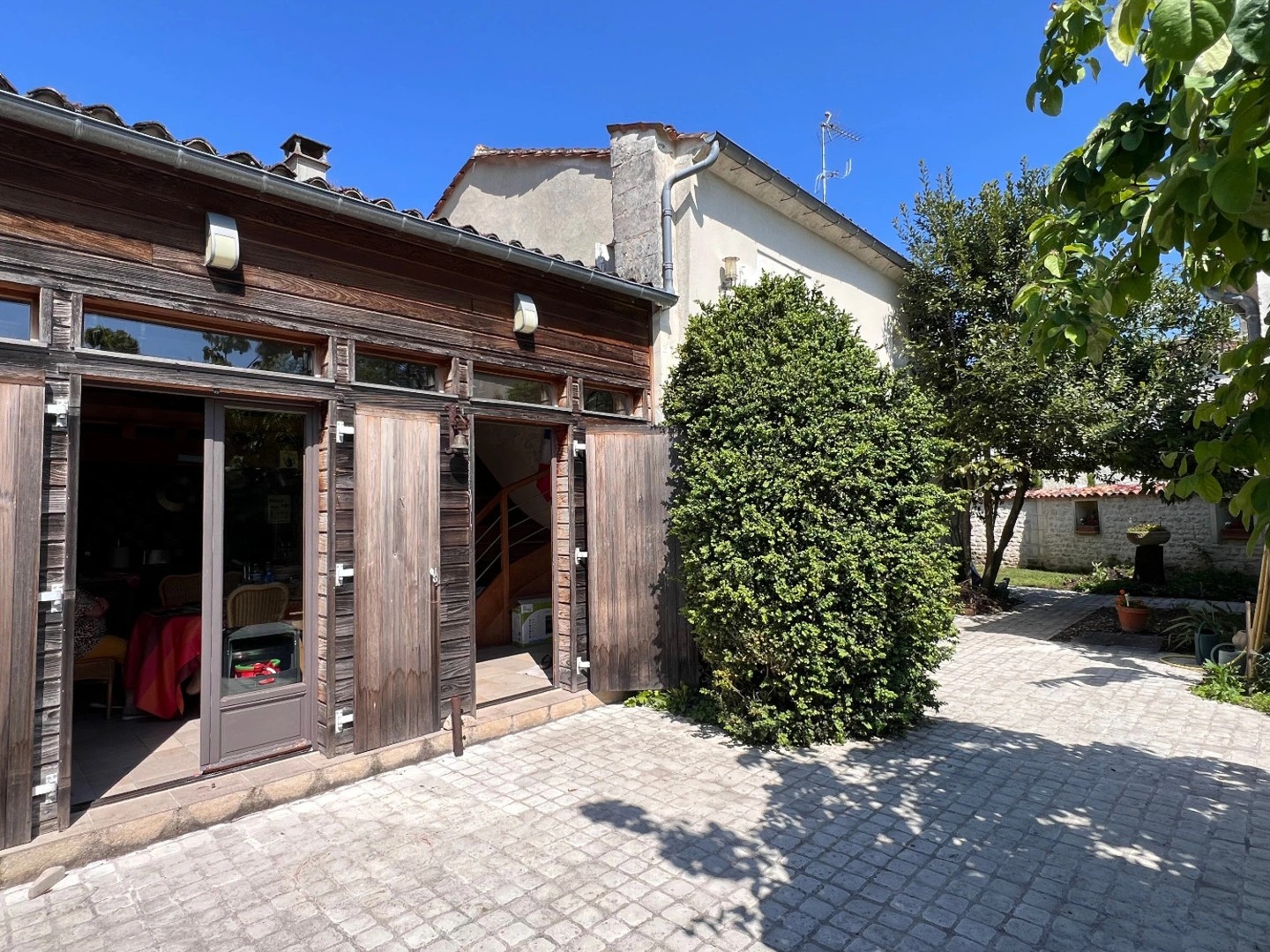 Maison à vendre - 7 pièces - 224m2 - Gensac-La-Pallue (16130)