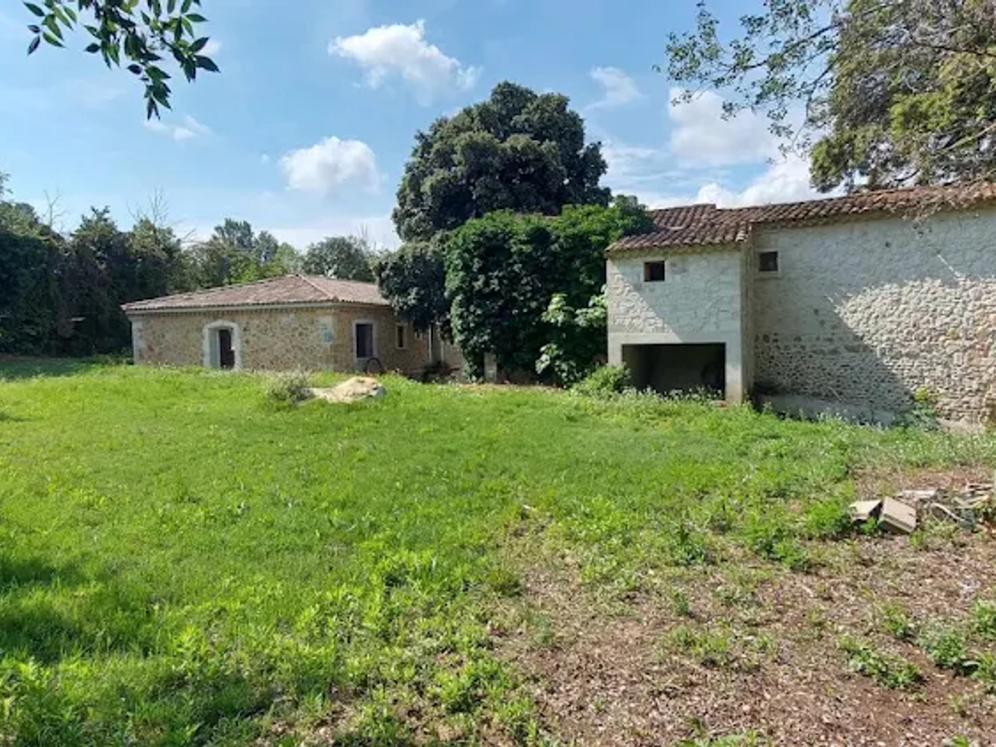 Maison à vendre - 7 pièces - 380m2 - Mouriès (13890)