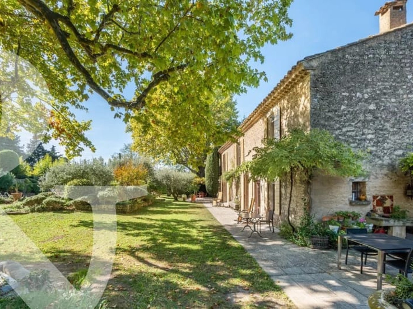 Maison à vendre - 8 pièces - 575m2 - Eygalières (13810)