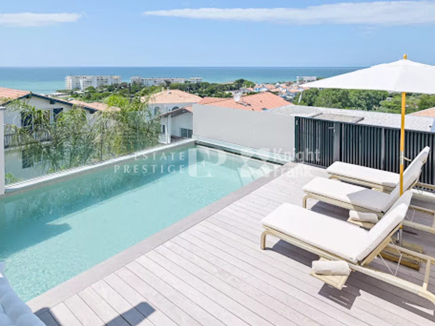 Maison 9 pièces 334 m²