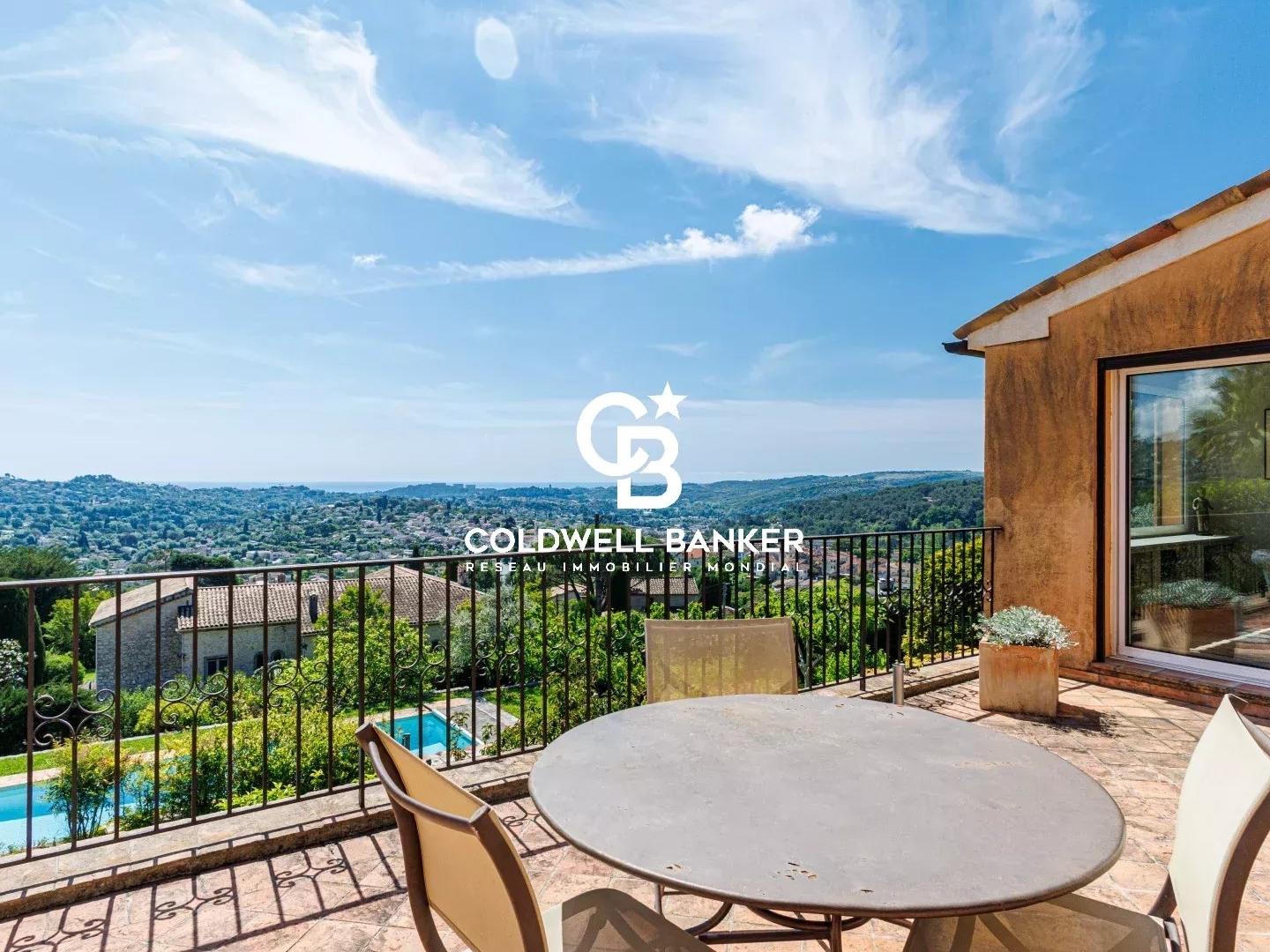 Maison à vendre - 5 pièces - 175m2 - La Colle-Sur-Loup (06480)