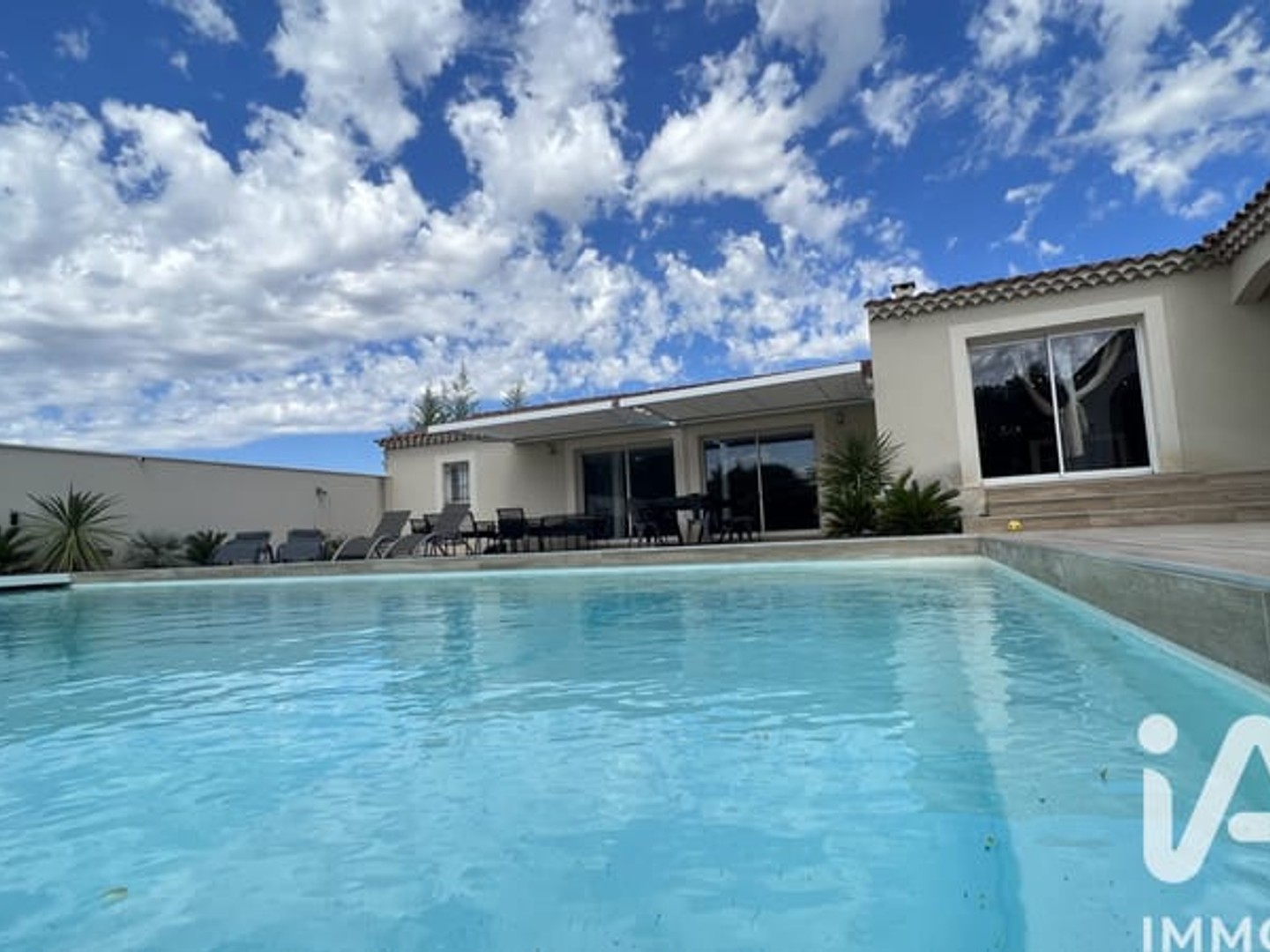 Maison à vendre - 11 pièces - 275m2 - Aubignan (84810)