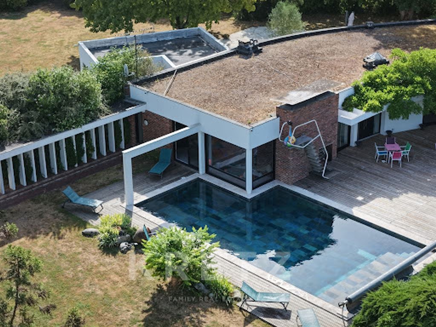 Maison 5 pièces 215 m²