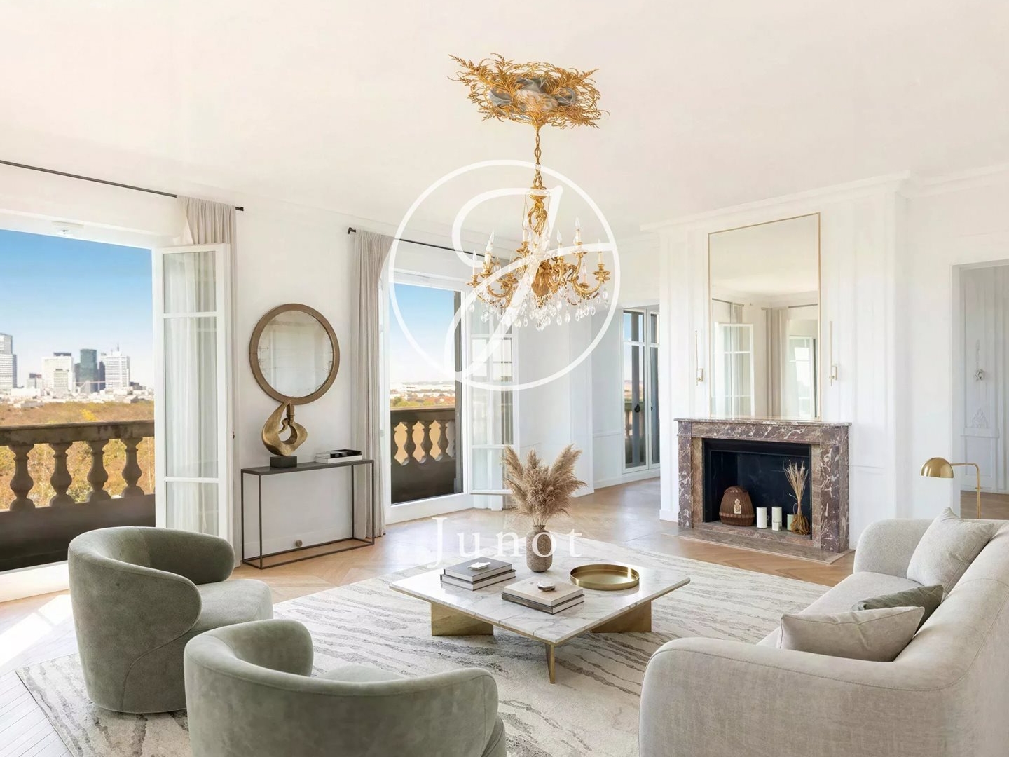 Paris 16e - AVENUE FOCH / PORTE DAUPHINE - Appartement à vendre - 8 pièces - 373,80m² Carrez - 4 chambres - Vue dégagée - Dernier étage.