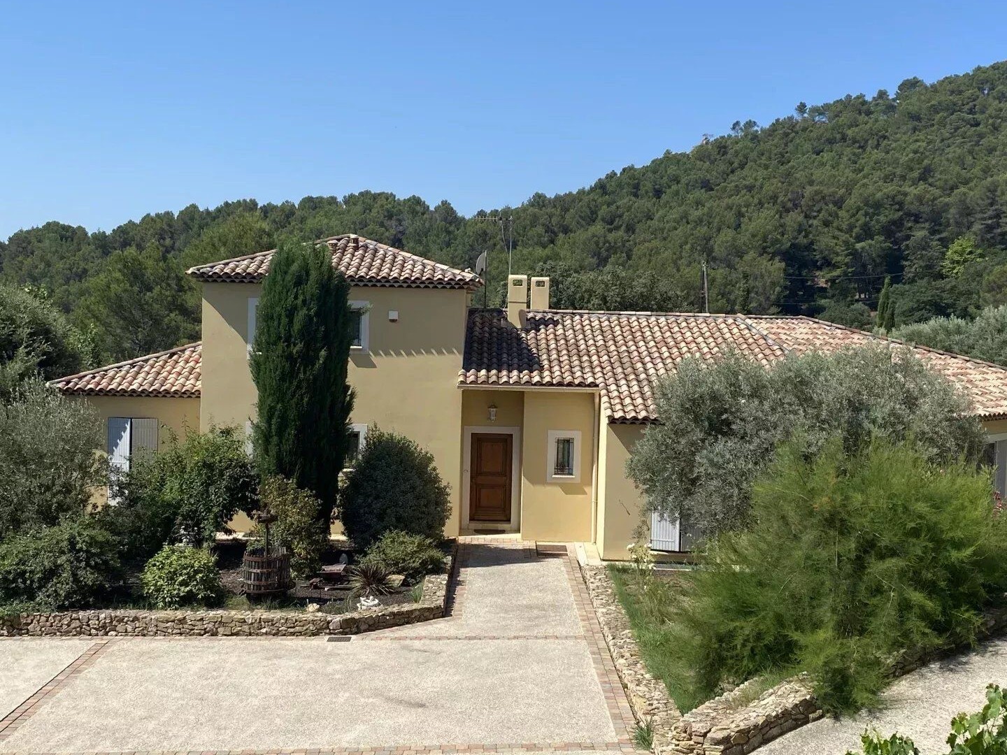 AURIOL - Propriété 220 m² + sous sol de 180 m² aménagé