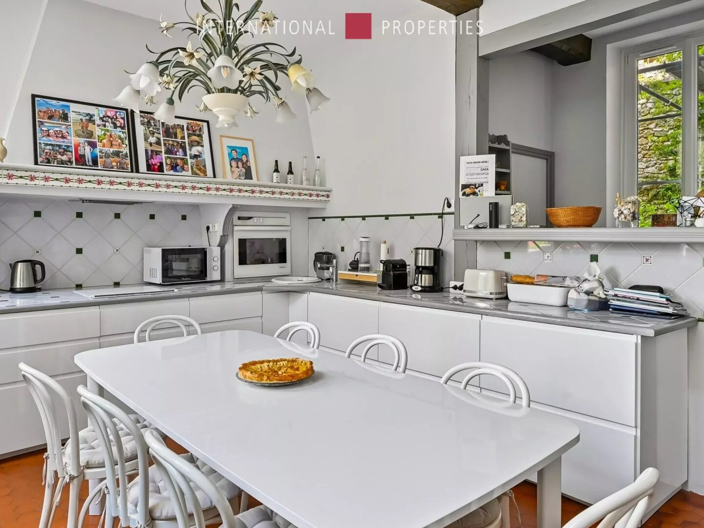 Maison à vendre - 9 pièces - 345m2 - Clermont (60600)