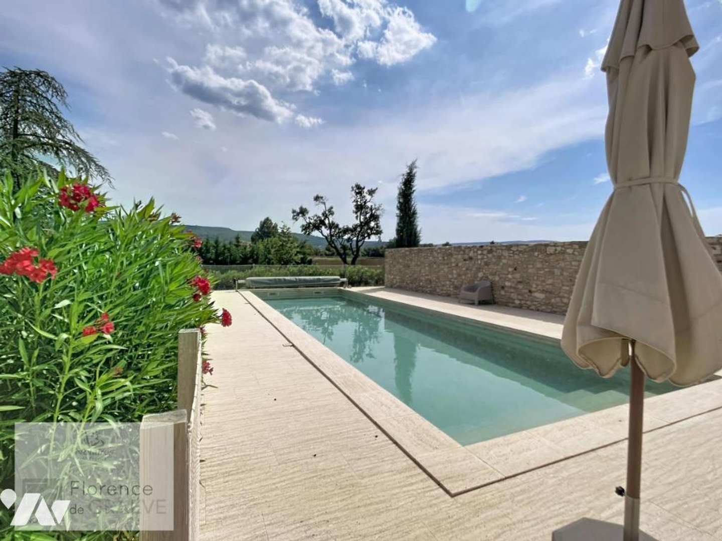 Maison à vendre - 4 pièces - 300m2 - Apt (84400)
