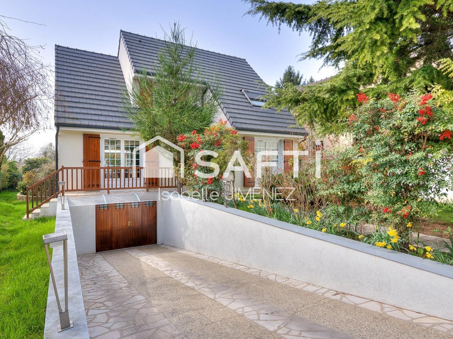 Superbe maison indépendante sur sous-sol total, au calme avec jardin paysagé !