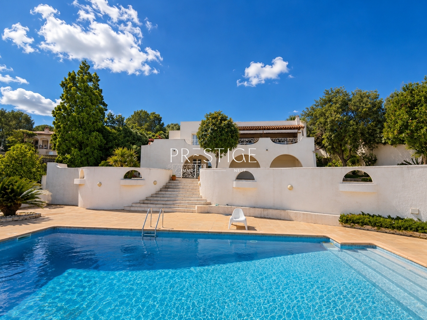 Maison à vendre - 5 pièces - 211m2 - Poussan (34560)