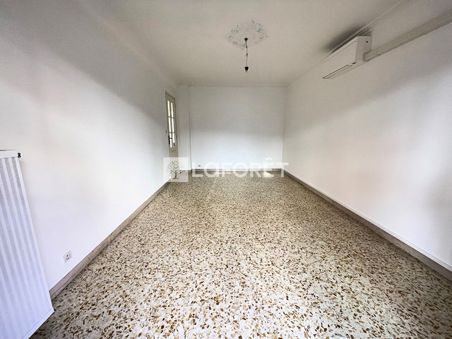 Appartement à vendre - 4 pièces - 75m2 - Saint-Laurent-Du-Var (06700)
