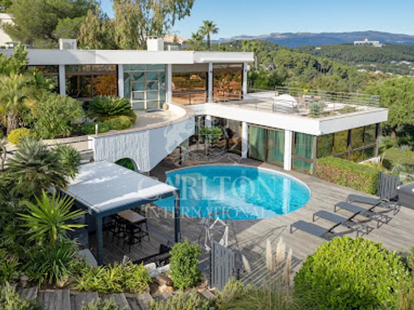 Villa 7 pièces 400 m²