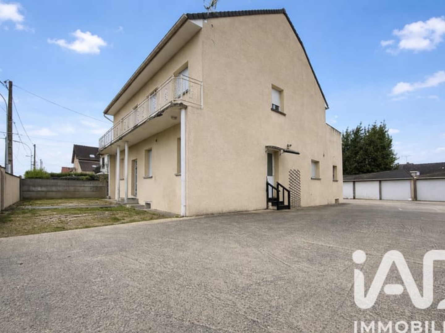 Maison avec appartements 308 m²